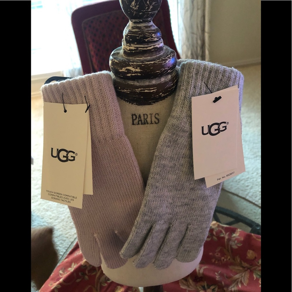 COPY - NWT UGG Women’s Gloves.